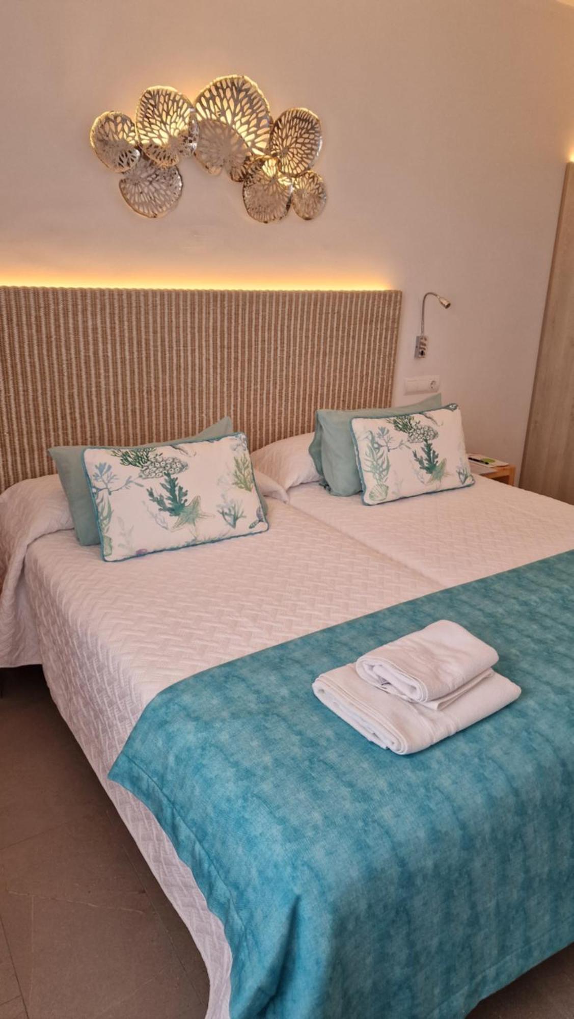 Apartamentos Costamar II Es Pujols Exterior foto