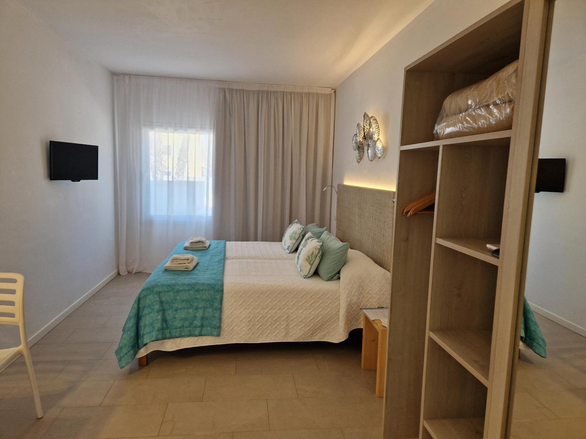 Apartamentos Costamar II Es Pujols Exterior foto